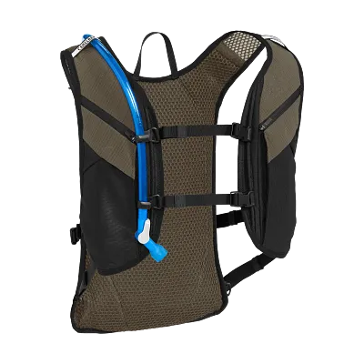 Chase Adventure 8 Vest 70oz, Black/Earth