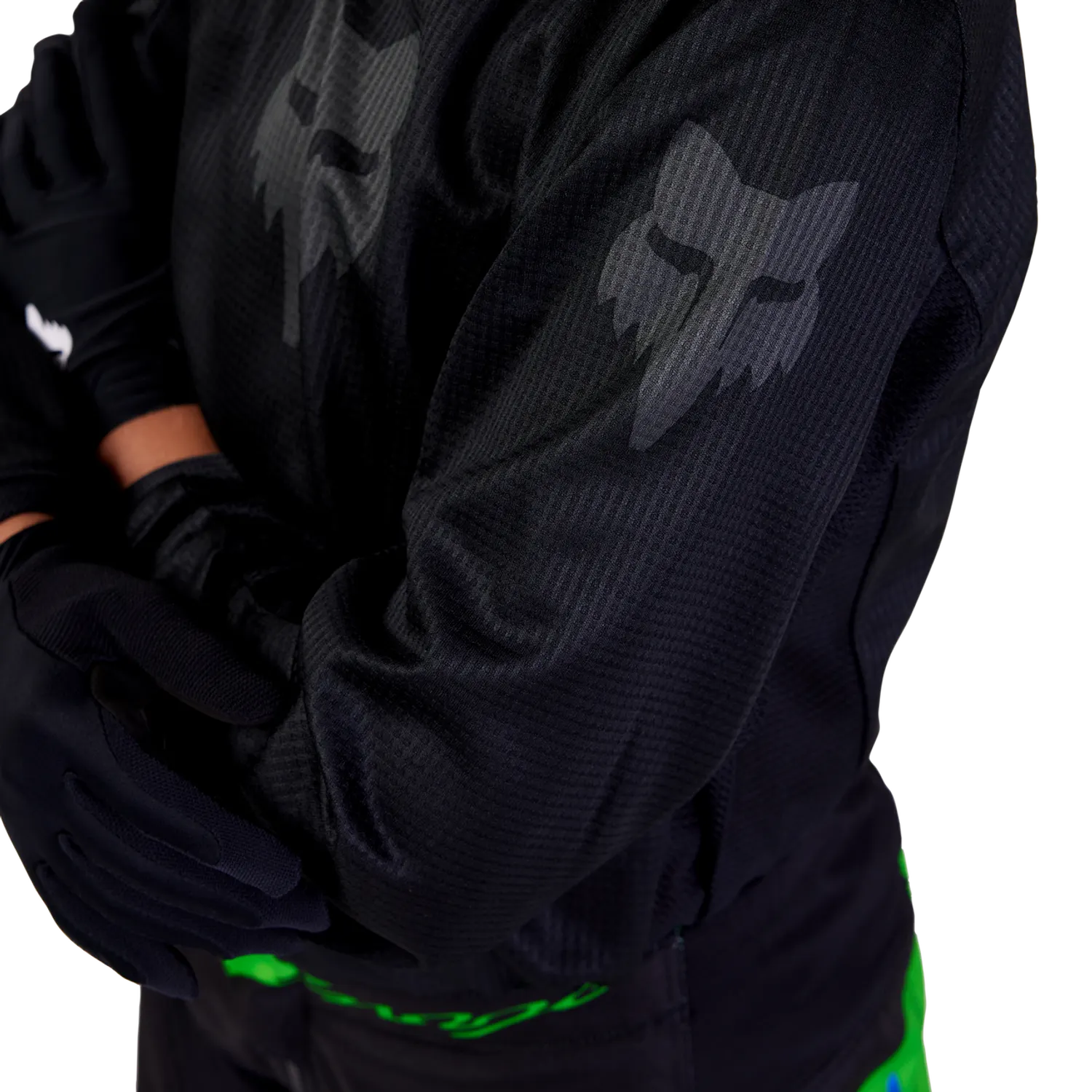 YTH BLACKOUT JERSEY [BLK/BLK] YS