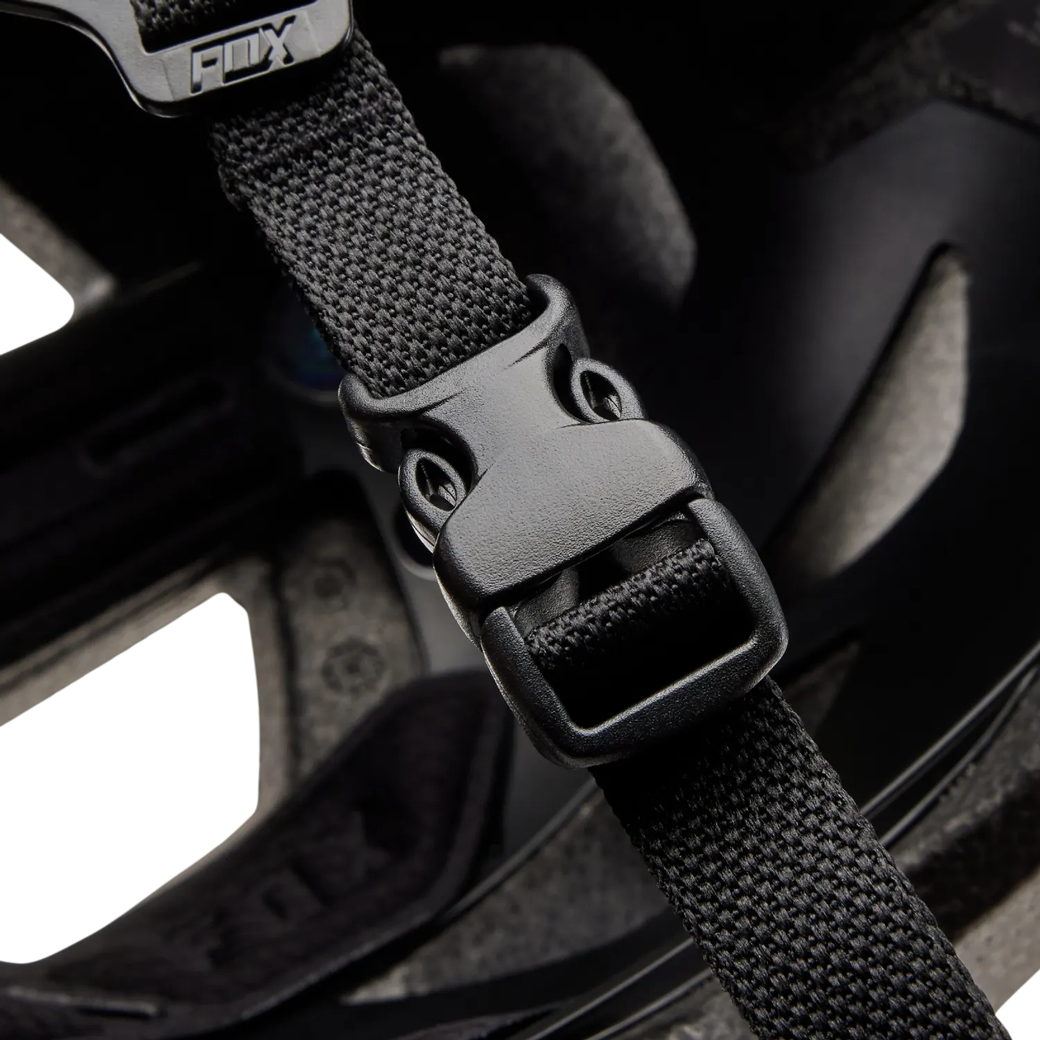 YTH MAINFRAME HELMET, CE 