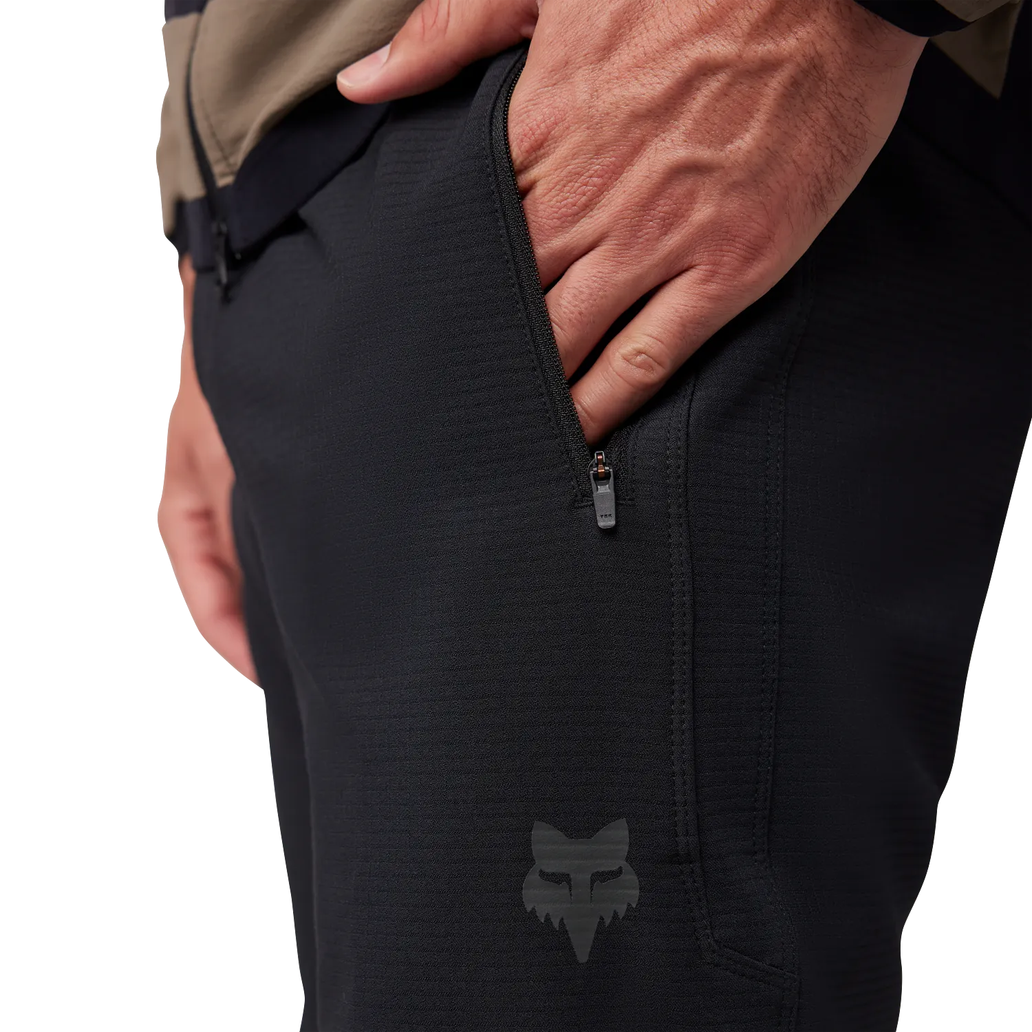 Cal&ccedil;as Defend Fire