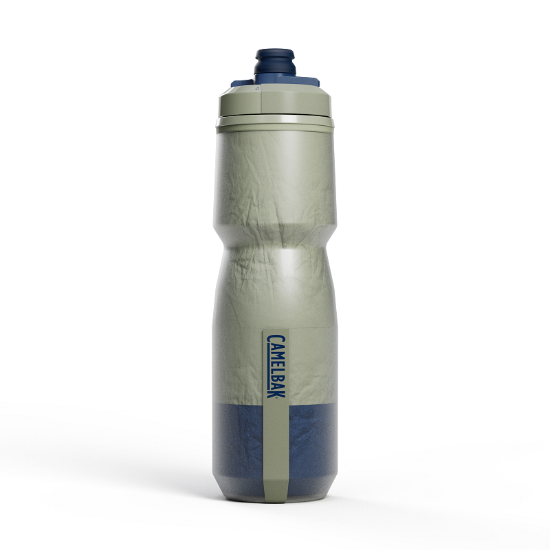 Bidón CamelBak Podium Chill de 710 ml con tapón autosellante y cuerpo aislado.