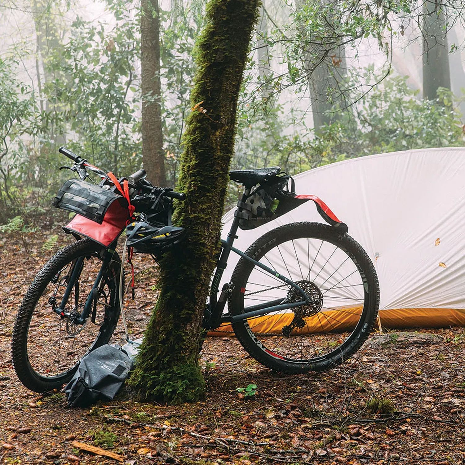 BBN OUTPOST HB ROLL W/ DRY BAG BLACK