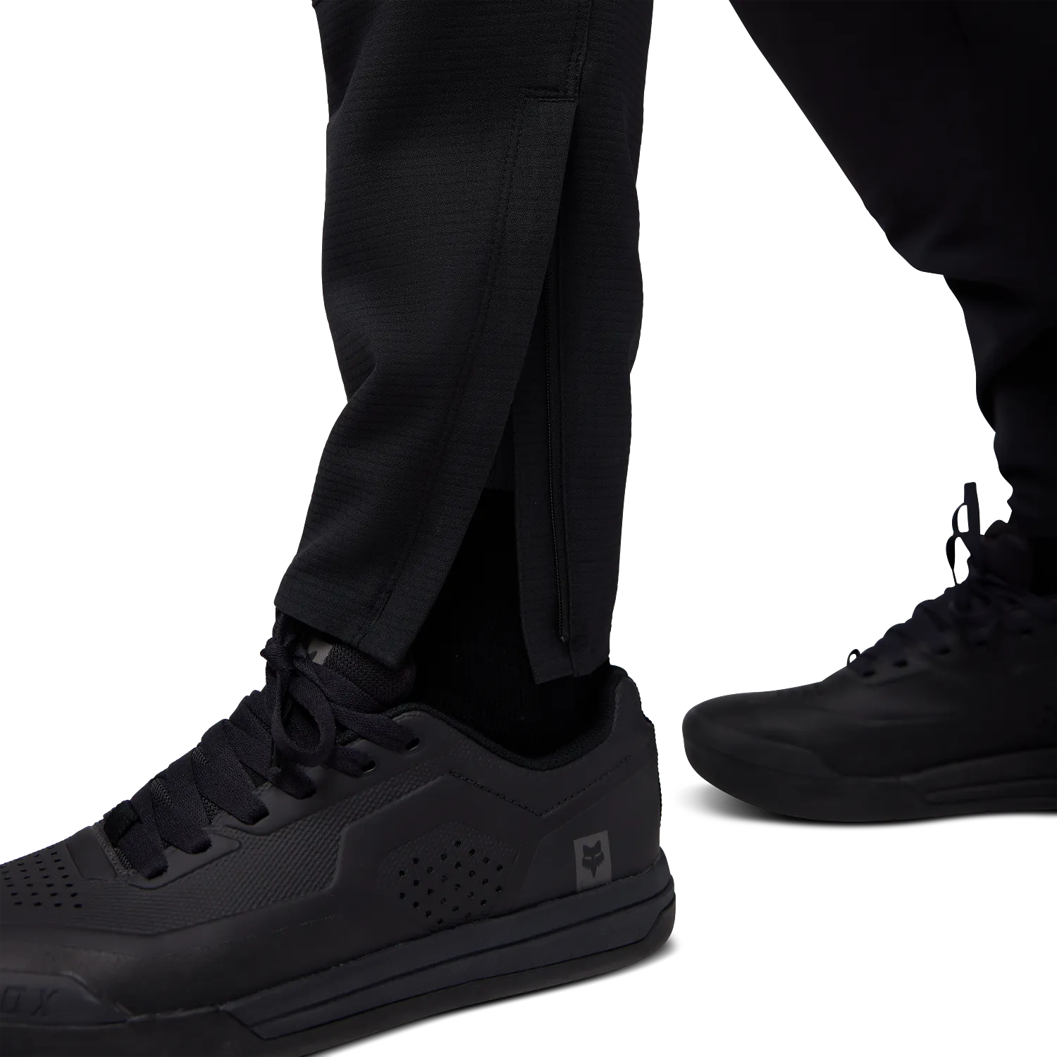 Cal&ccedil;as Defend Fire