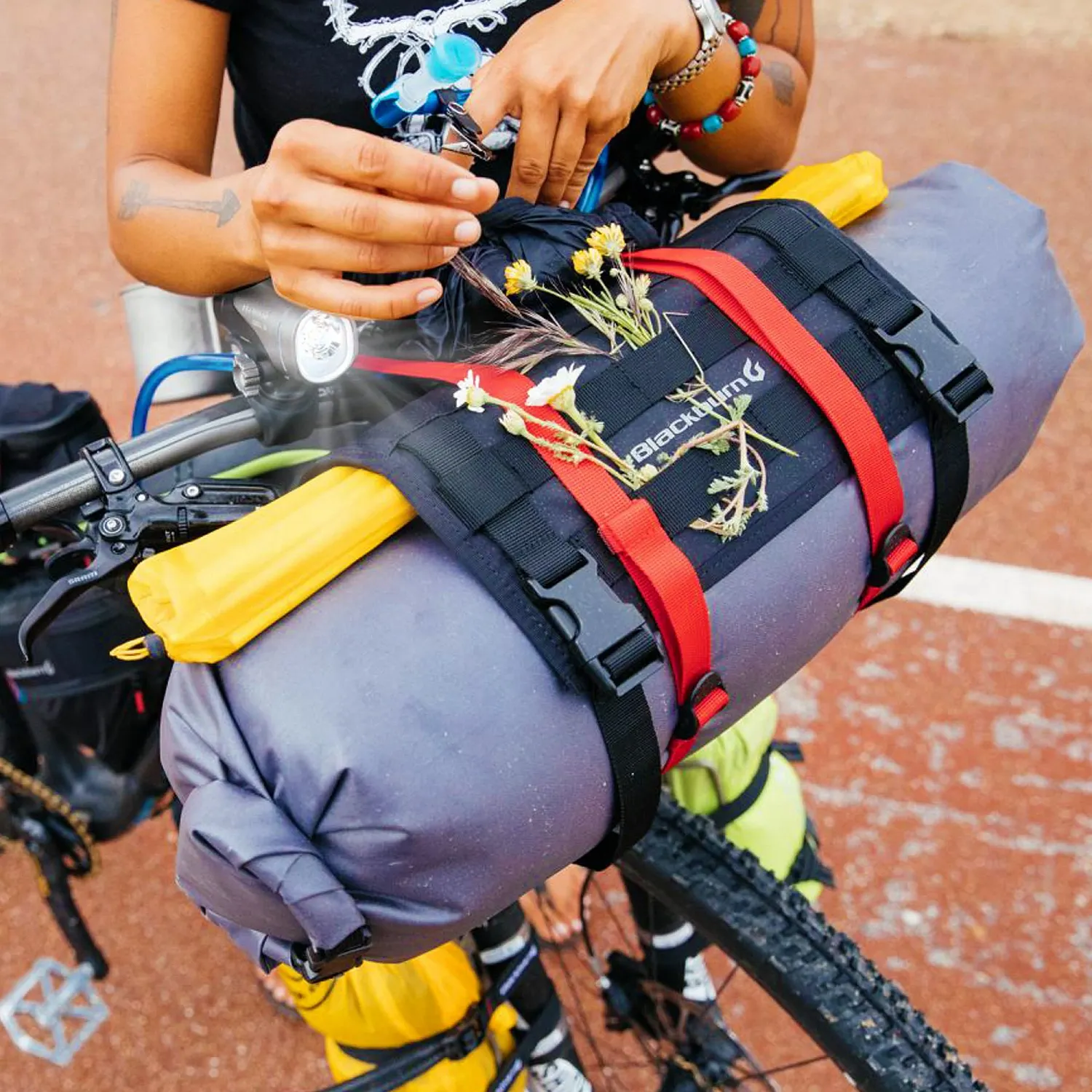 BBN OUTPOST HB ROLL W/ DRY BAG BLACK